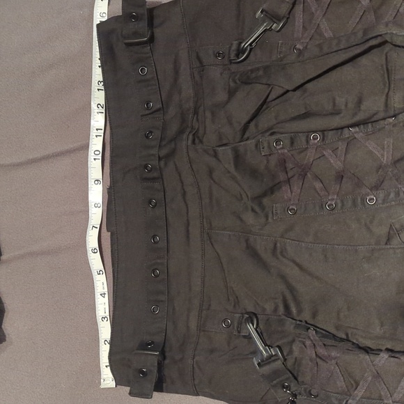 Punk Black Kilt w/chains - Picture 8 of 9